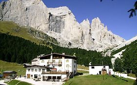 Rifugio Gardeccia Huette Hotel