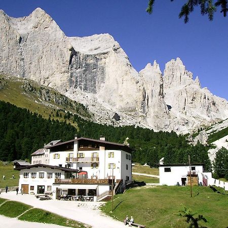 Rifugio Gardeccia Hutte Hotel Pozza di Fassa Buitenkant foto