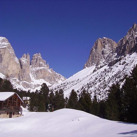 Rifugio Gardeccia Hutte Hotel Pozza di Fassa Buitenkant foto