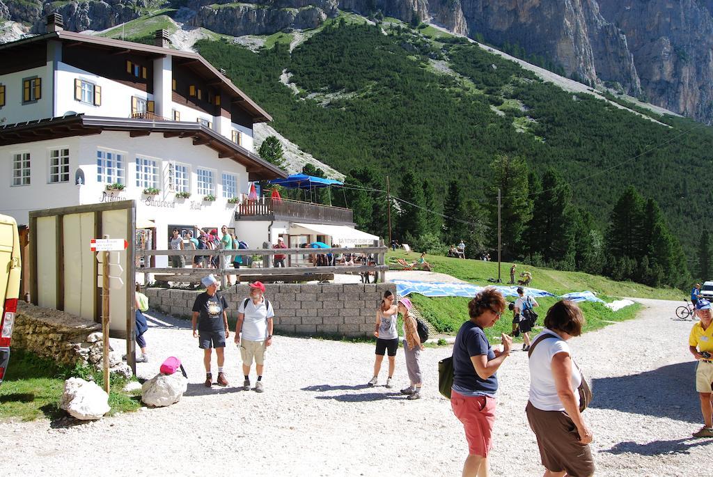 Rifugio Gardeccia Hutte Hotel Pozza di Fassa Buitenkant foto