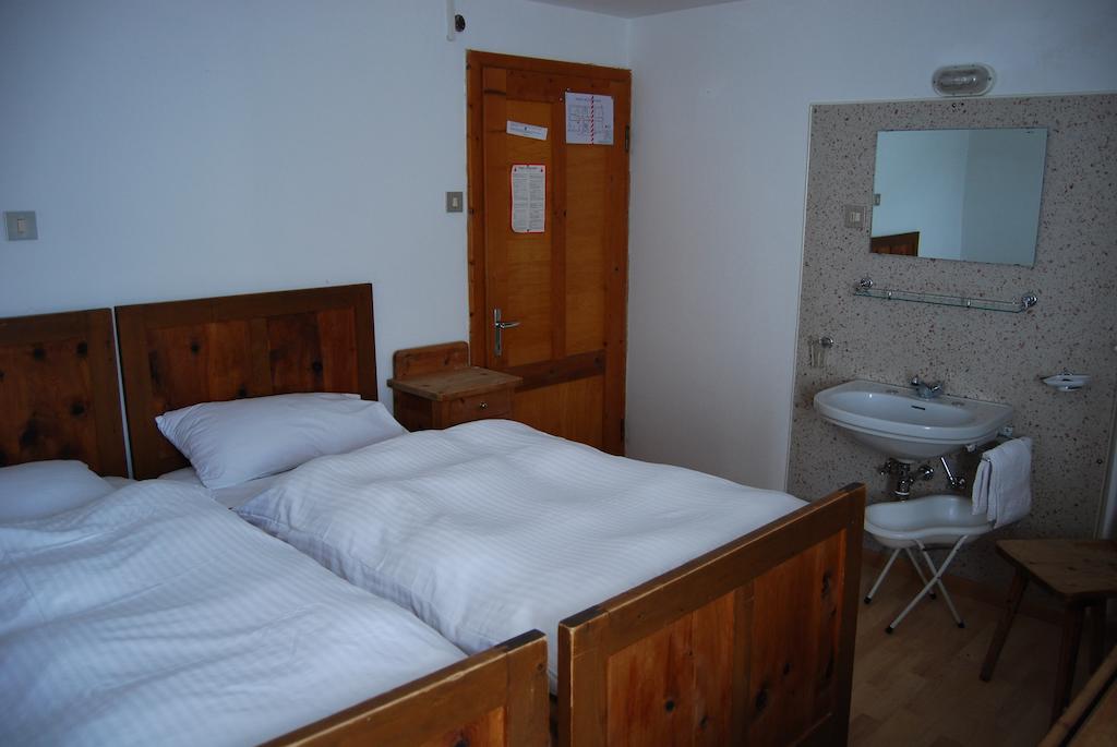 Rifugio Gardeccia Hutte Hotel Pozza di Fassa Kamer foto