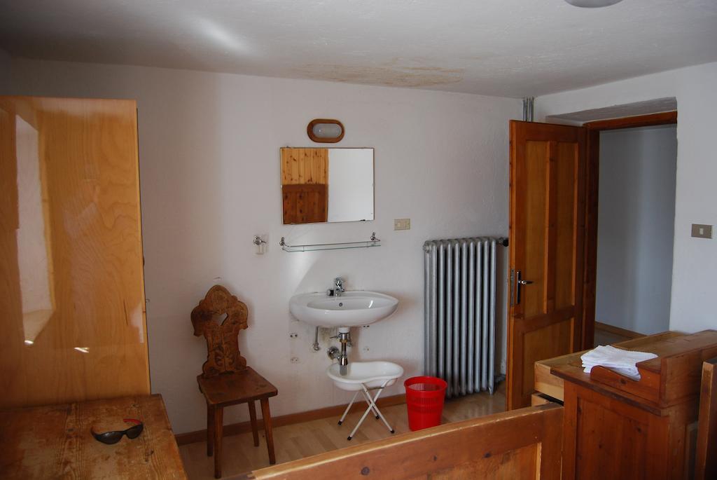 Rifugio Gardeccia Hutte Hotel Pozza di Fassa Kamer foto