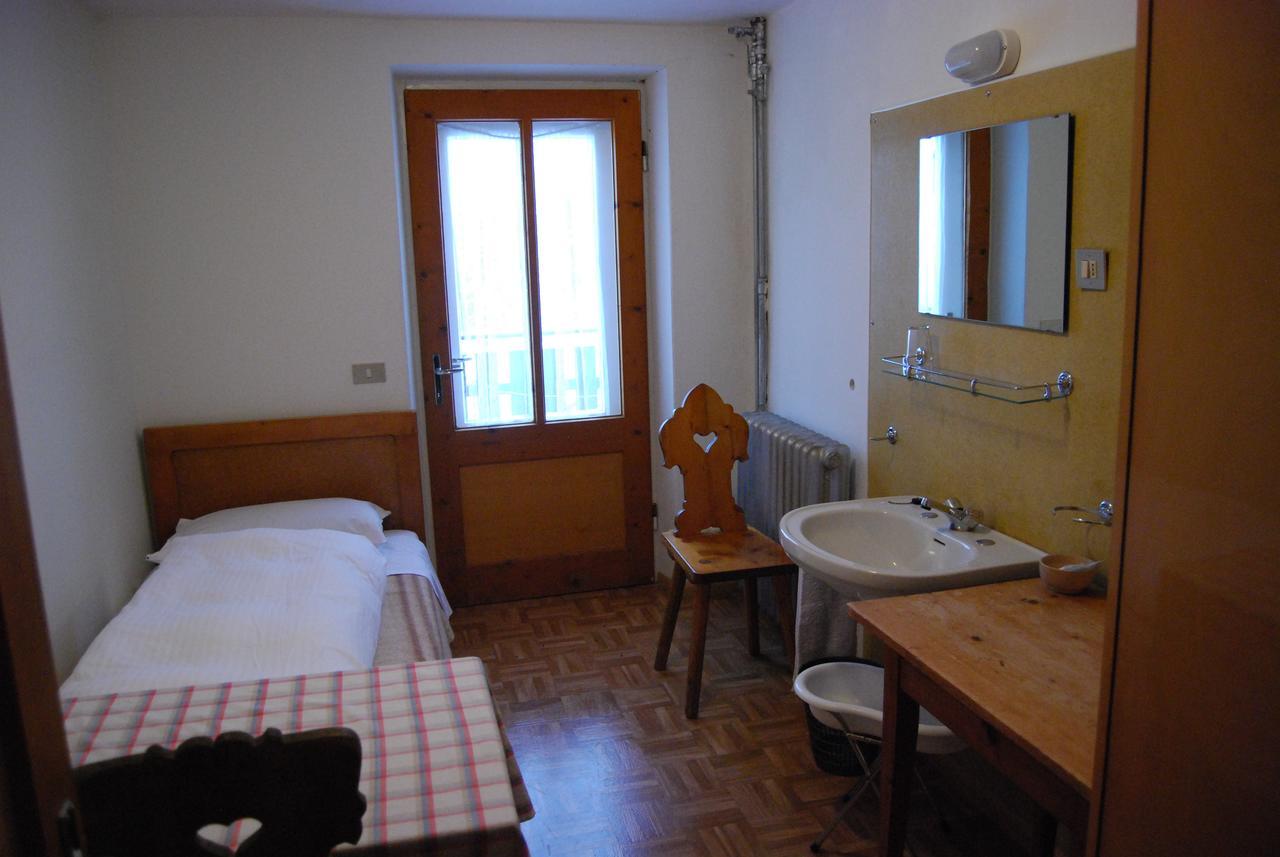 Rifugio Gardeccia Hutte Hotel Pozza di Fassa Kamer foto